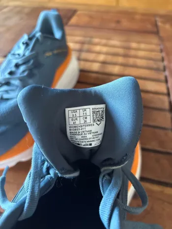 Used Saucony Hurricane 24 bike — image 6 of 6