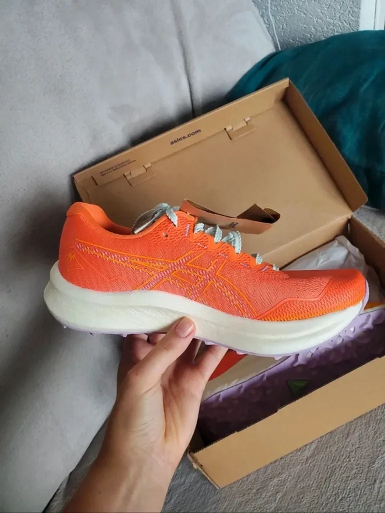 Tweedehands Asics Fujispeed 3 bike — afbeelding 4 van 7