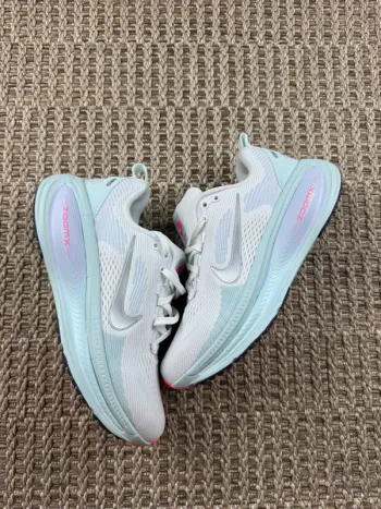 Tweedehands Nike Vomero 18 Running Shoes