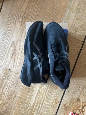 Tweedehands Asics Novablast 6 Running Shoes