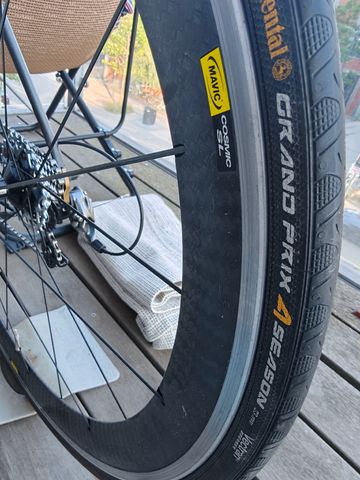 Used Mavic Cosmic SL Carbon Clincher Wheelset bike — image 10 of 17