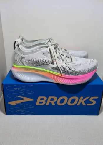 Used Brooks Adrenaline GTS 25 Running Shoes