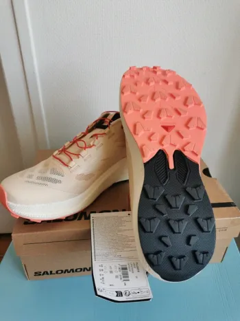 Used Salomon Trailrunning Shoes bike — image 3 of 8