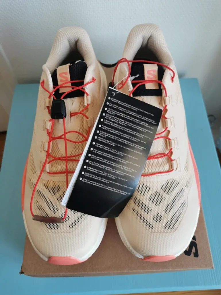 Used Salomon Trailrunning Shoes bike — image 4 of 8