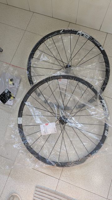 Używany Dt Swiss G1800 Spline 650B Wheelset Wheels