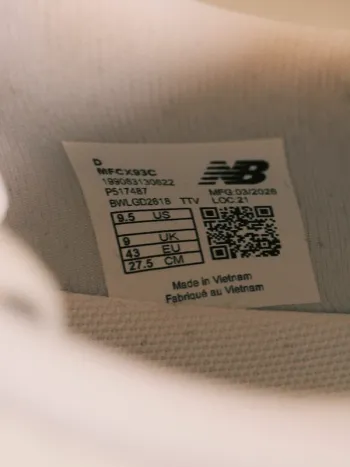 Used New Balance FuelCell Rebel v5 bike — image 7 of 7
