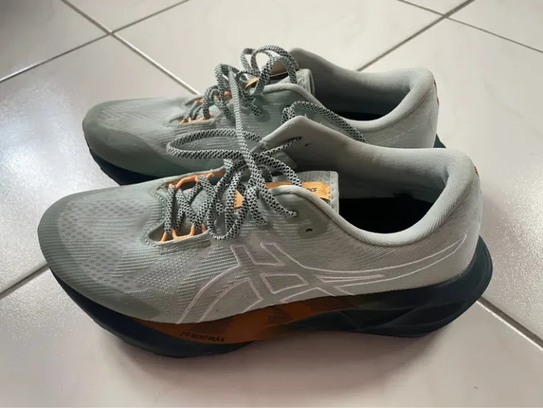 Used Asics Novablast Nature bike — image 2 of 5