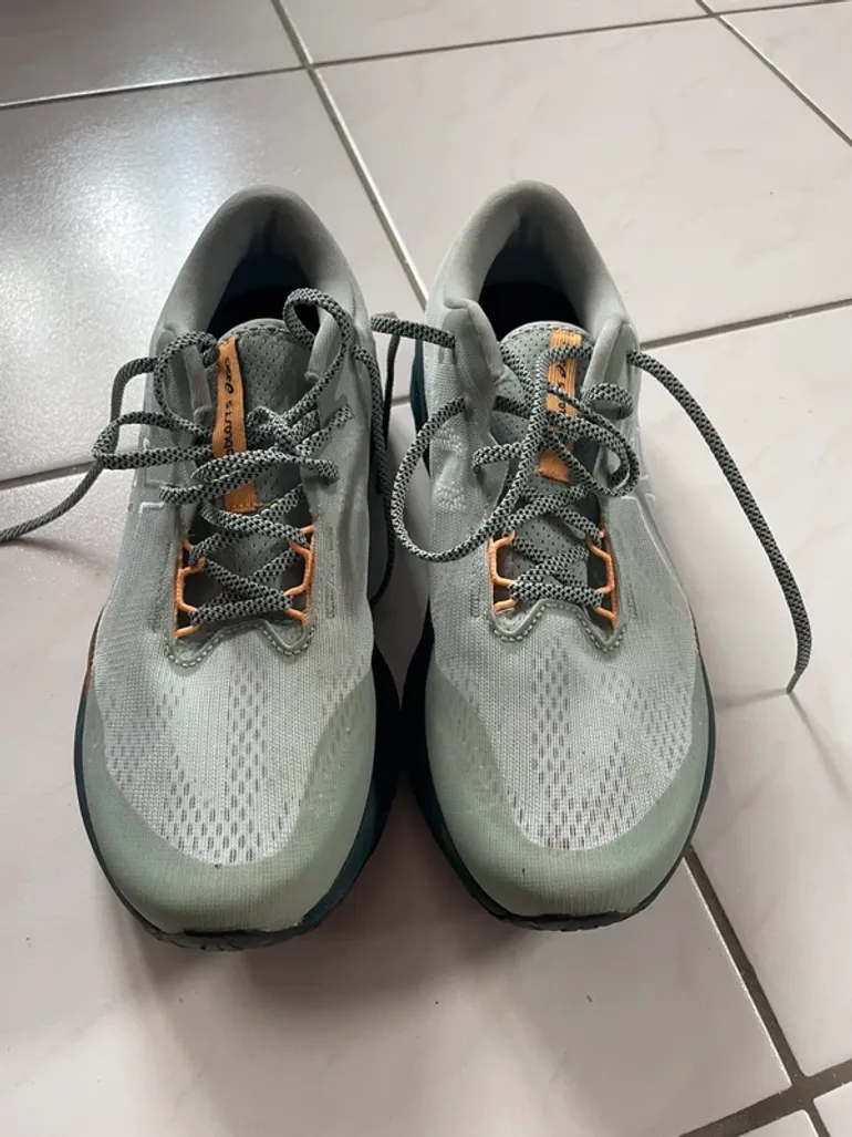 Used Asics Novablast Nature bike — image 3 of 5