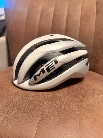 Used MET Trenta 3K Carbon MIPS 2025 Cycling Accessories