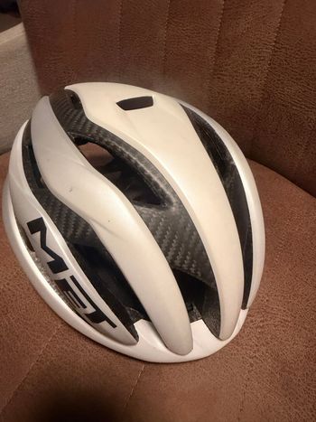 Brugt MET Trenta 3K Carbon MIPS 2025 Cycling Accessories