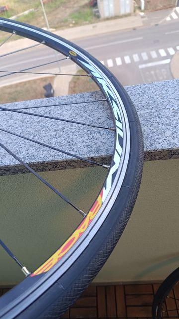 Used Mavic Aksium Race bike — image 2 of 6