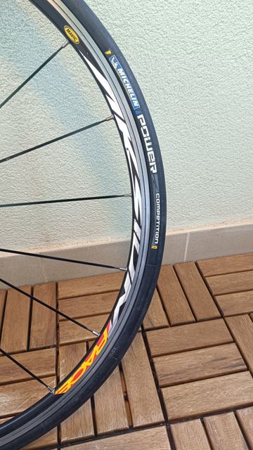 Used Mavic Aksium Race bike — image 3 of 6