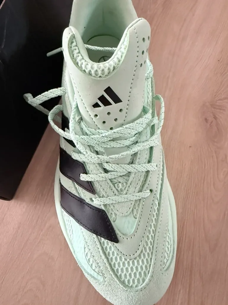 Used Adidas Running Shoes bike — image 3 of 4