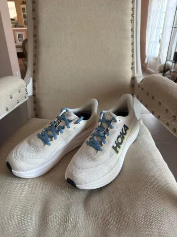 Used Hoka Skyflow Running Shoes