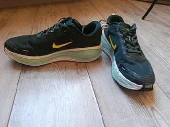 Used Nike Vomero Plus Running Shoes
