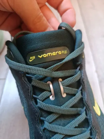 Used Nike Vomero Plus bike — image 2 of 4
