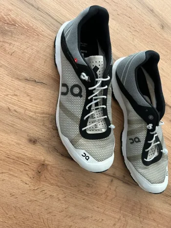 Tweedehands On Running Schuhe bike — afbeelding 2 van 5