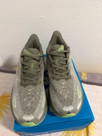 Used Hoka Clifton 9 bike — image 3 of 7