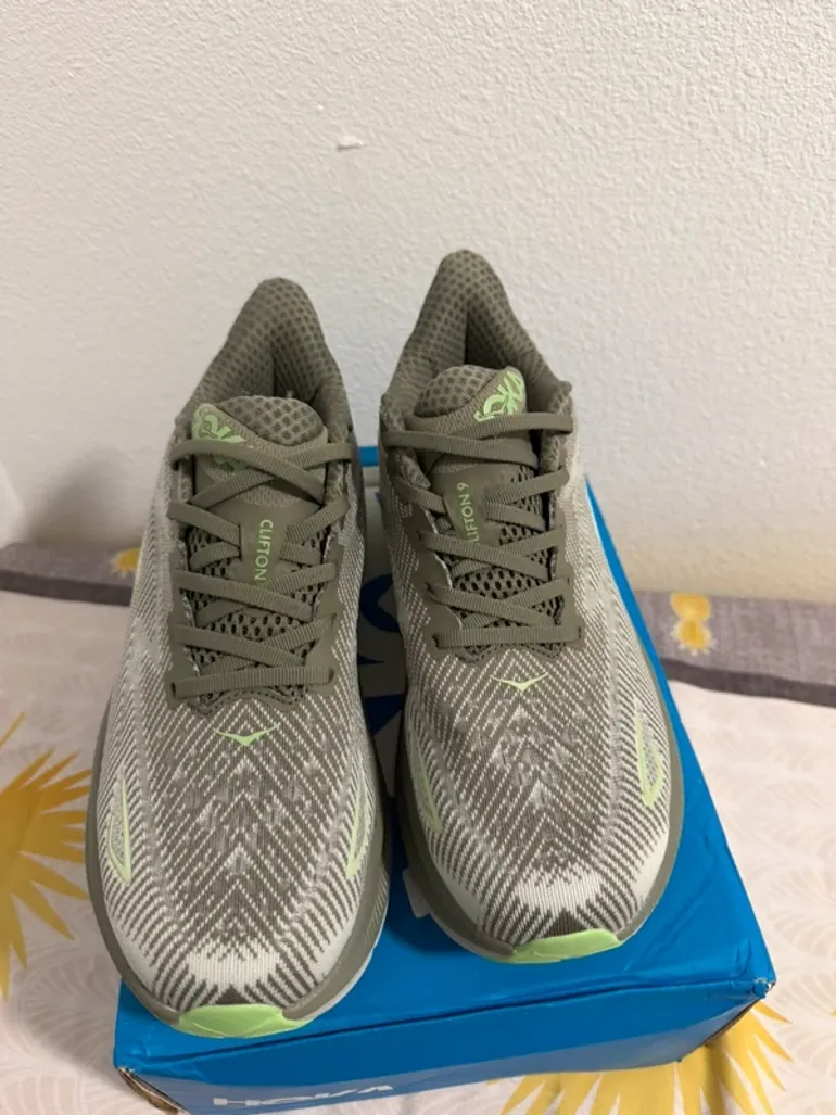 Used Hoka Clifton 9 bike — image 3 of 7