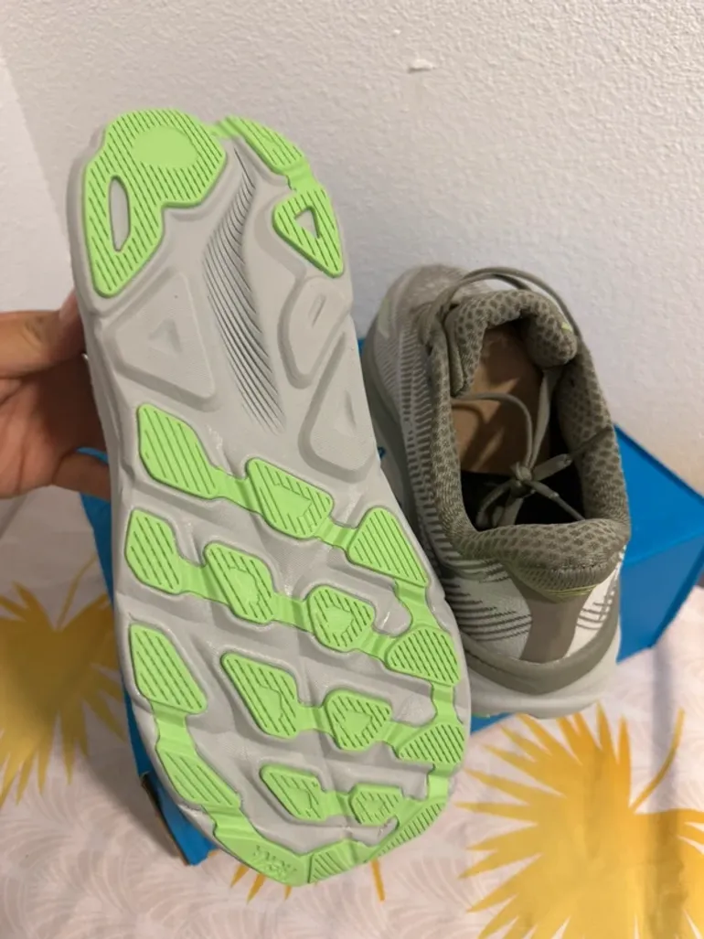 Used Hoka Clifton 9 bike — image 6 of 7