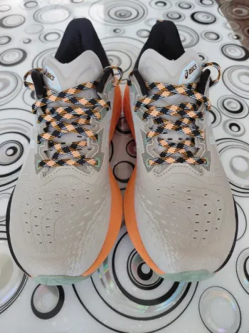 Used Asics Novablast 4 TR bike — image 2 of 6