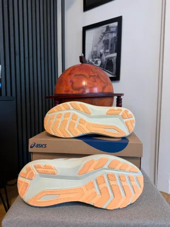 Used Asics GT1000 14 bike — image 3 of 4