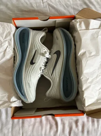 Gebrauchtes Nike Vomero Plus Running Shoes