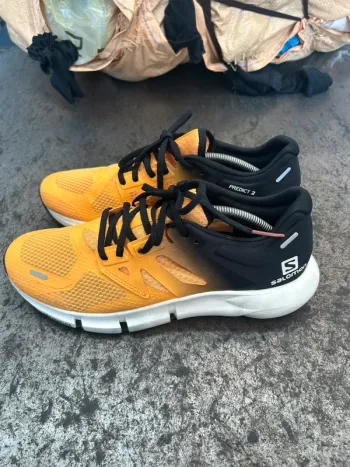 Used Salomon Trailrunning Shoes bike — image 2 of 10
