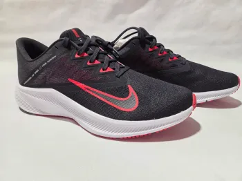 Gebrauchtes Nike Quest 3 Running Shoes