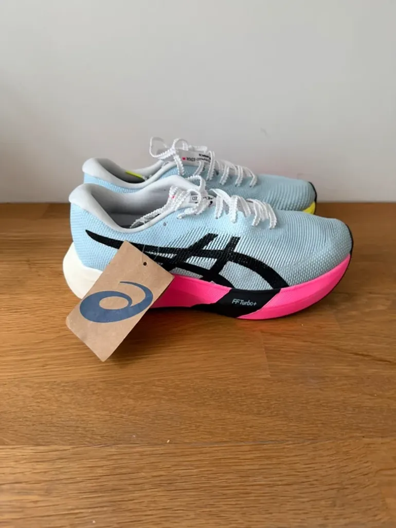 Used Asics Metaspeed Edge bike — image 2 of 9