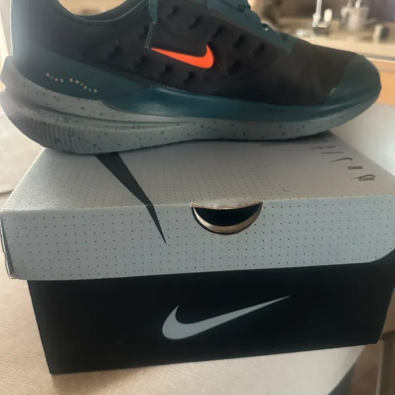 Gebrauchtes Nike Air Winflo Shield bike — Bild 3 von 4