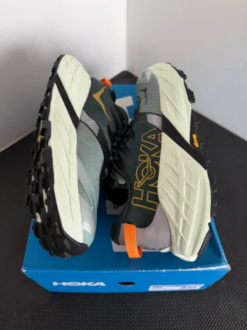 Used Hoka Speedgoat 7 bike — image 2 of 3