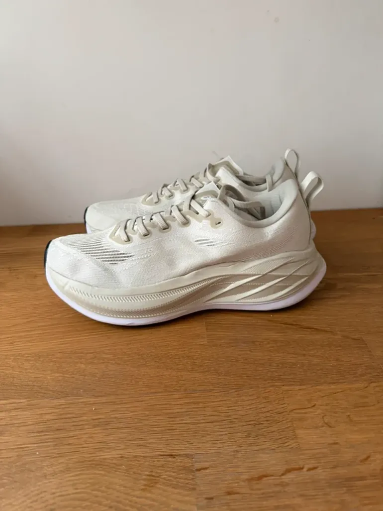 Used Asics Superblast 2 bike — image 4 of 9