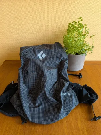 Used Black Diamond Distance 8 Running Accessories