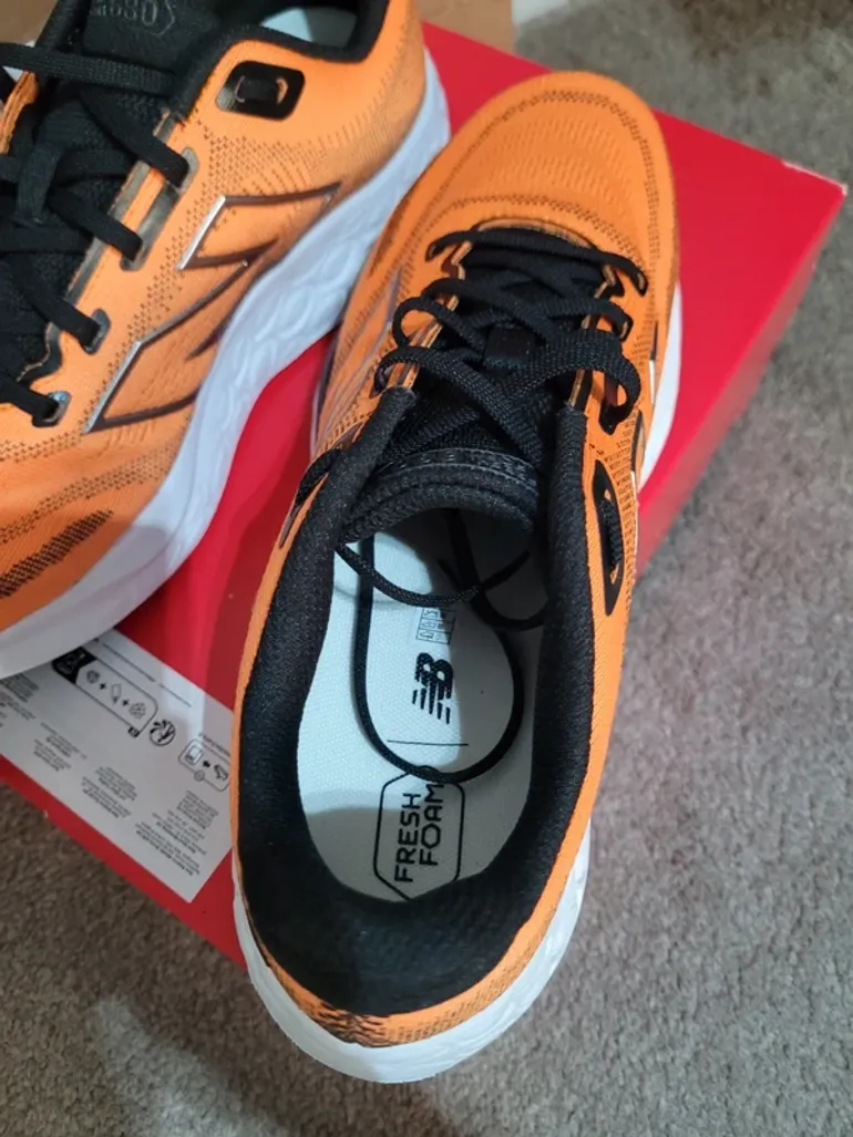 Used New Balance Fresh Foam 680 v8 bike — image 3 of 5