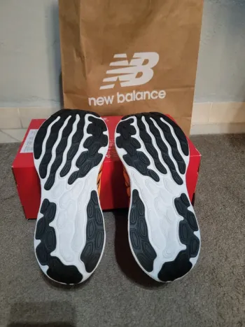 Used New Balance Fresh Foam 680 v8 bike — image 4 of 5