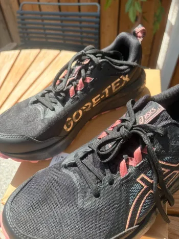 Used Asics Gel-Sonoma 8 GTX bike — image 3 of 8