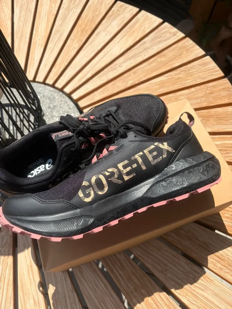 Used Asics Gel-Sonoma 8 GTX bike — image 8 of 8