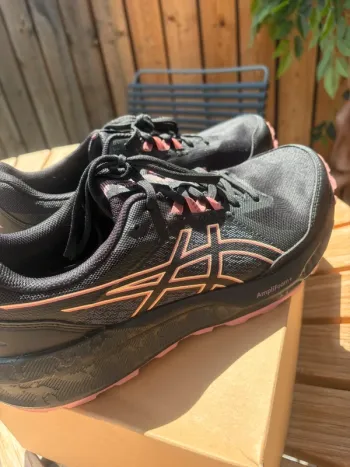 Used Asics Gel-Sonoma 8 GTX bike — image 5 of 8