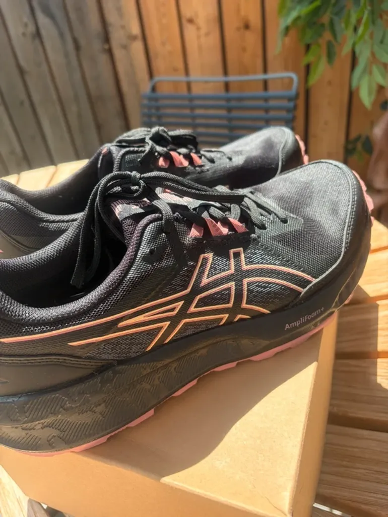 Used Asics Gel-Sonoma 8 GTX bike — image 5 of 8