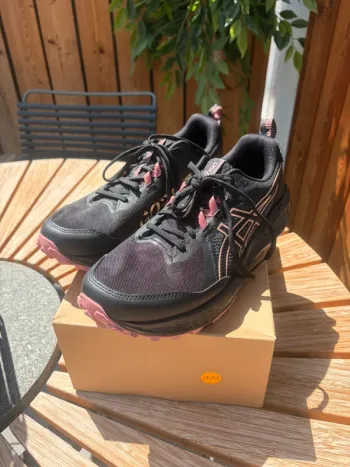 Used Asics Gel-Sonoma 8 GTX Running Shoes