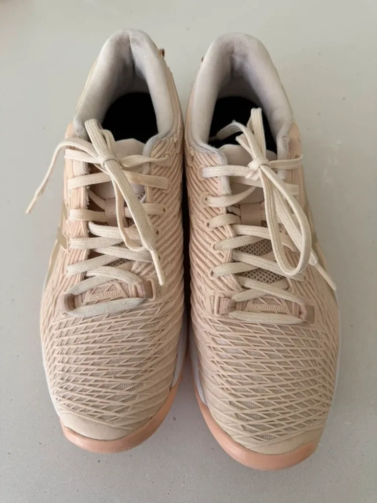Used Asics hockeyshoen bike — image 2 of 7