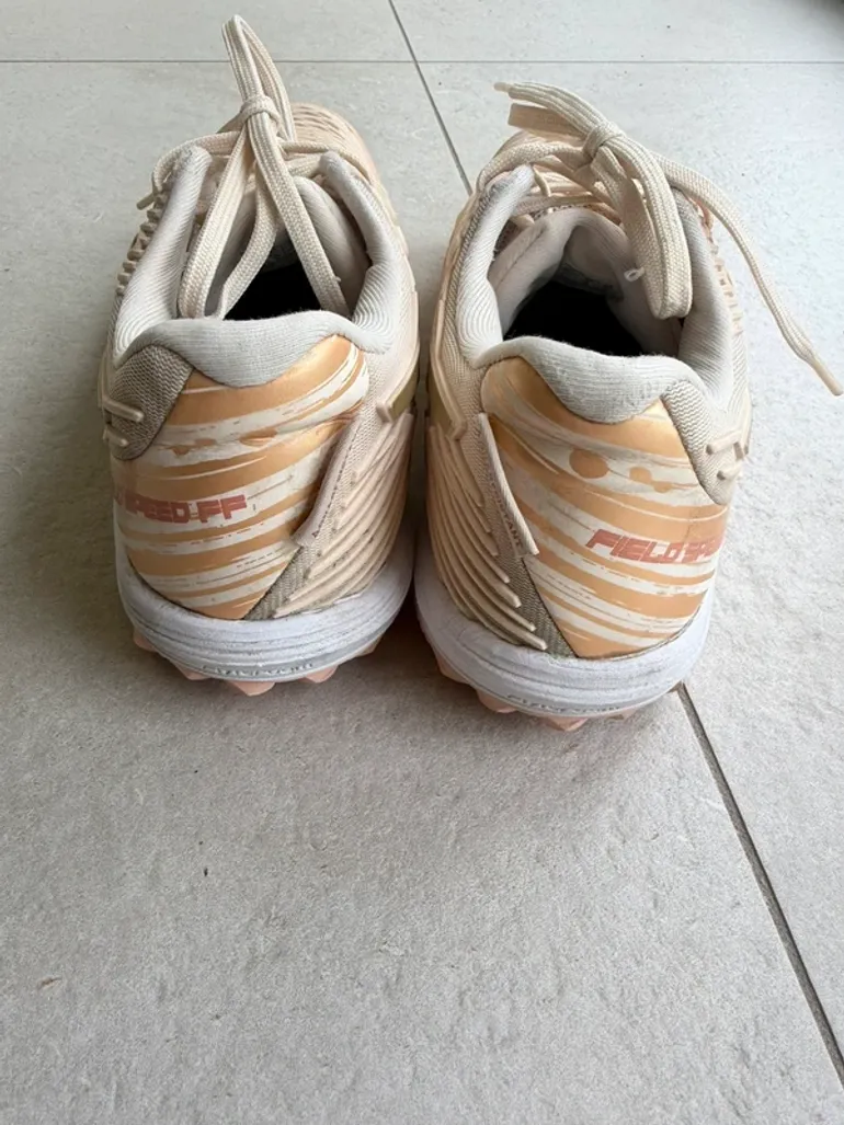 Used Asics hockeyshoen bike — image 4 of 7