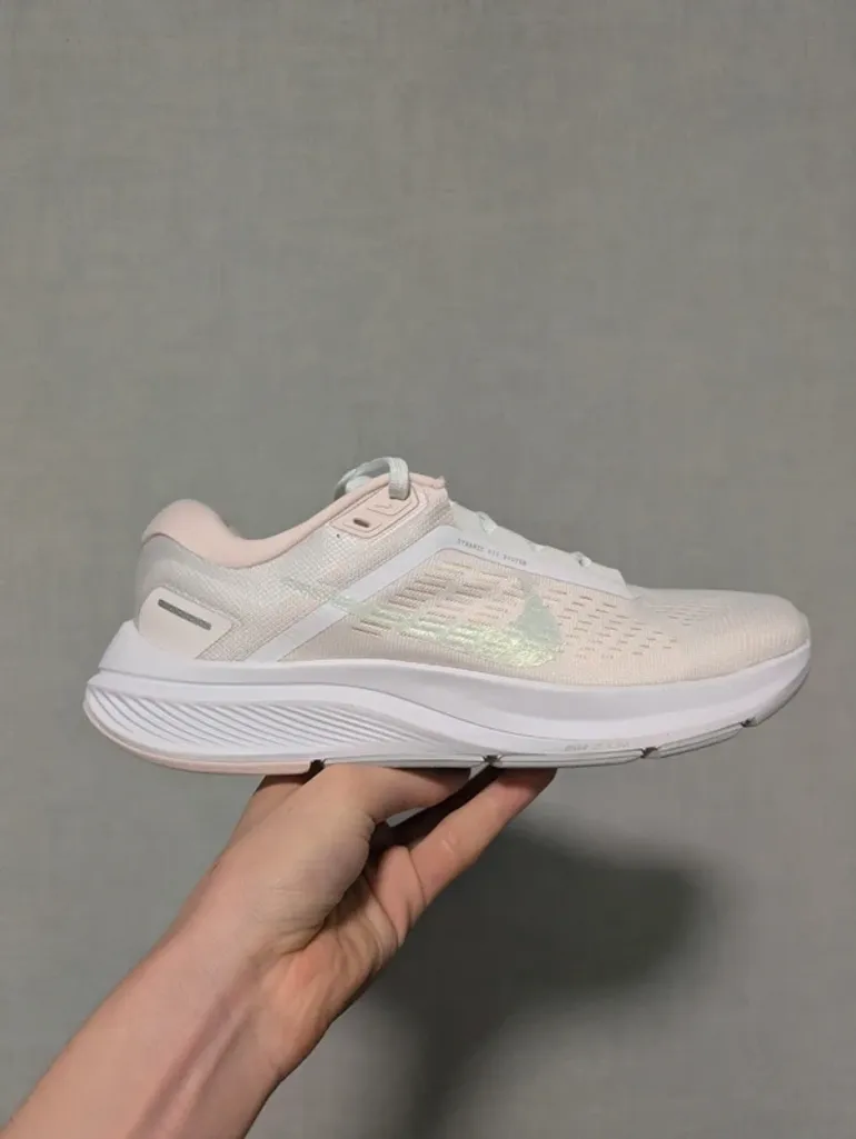 Used White Air Zoom Structure 24 bike — image 2 of 8