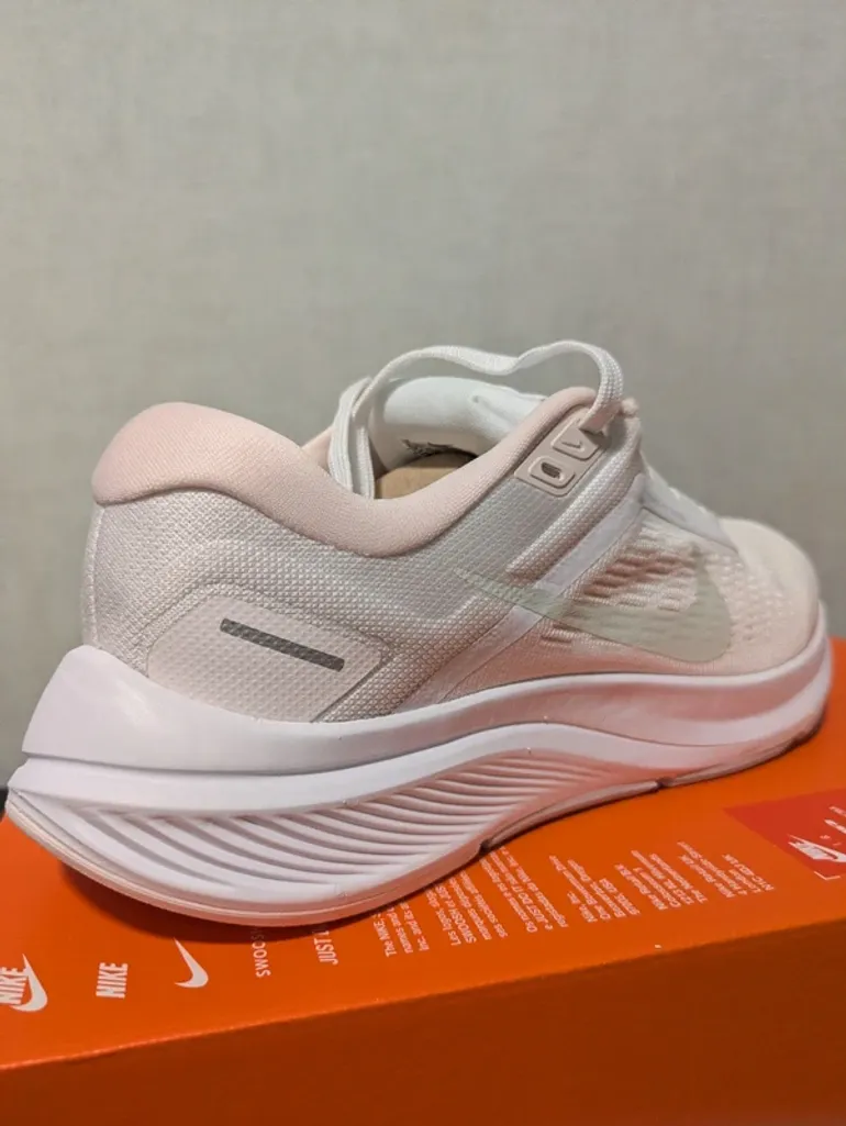 Used White Air Zoom Structure 24 bike — image 6 of 8