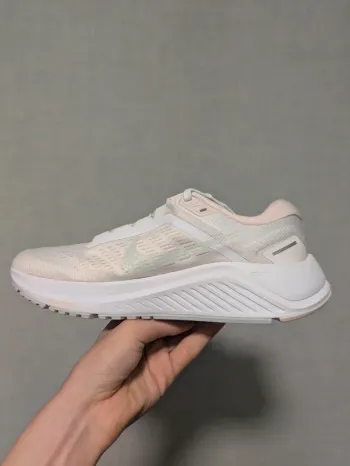 Used White Air Zoom Structure 24 bike — image 3 of 8