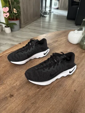 Used Nike Motiva Running Shoes