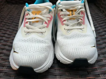 Used Hoka Arahi 7 bike — image 2 of 6