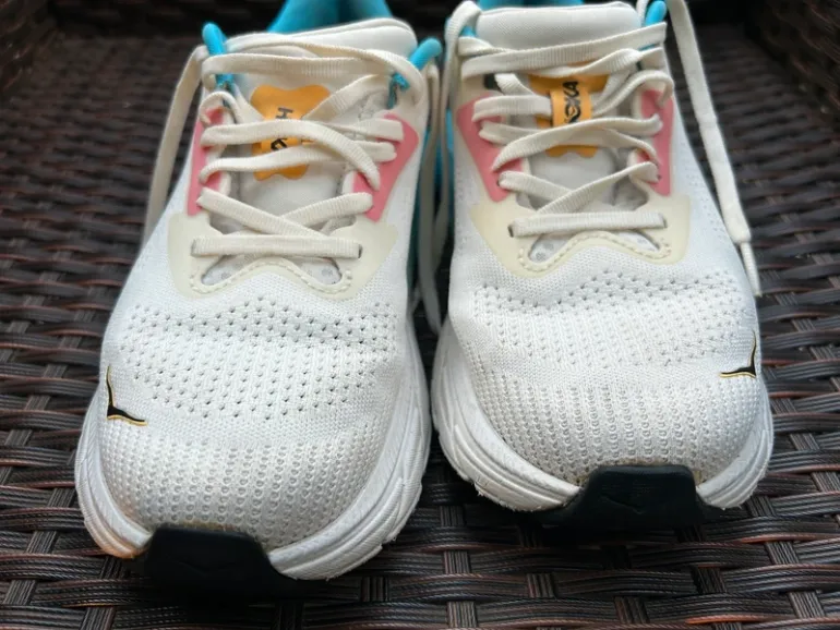 Used Hoka Arahi 7 bike — image 2 of 6