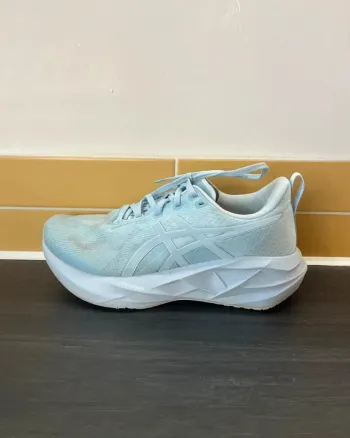 Used Asics Novablast 5 bike — image 9 of 13